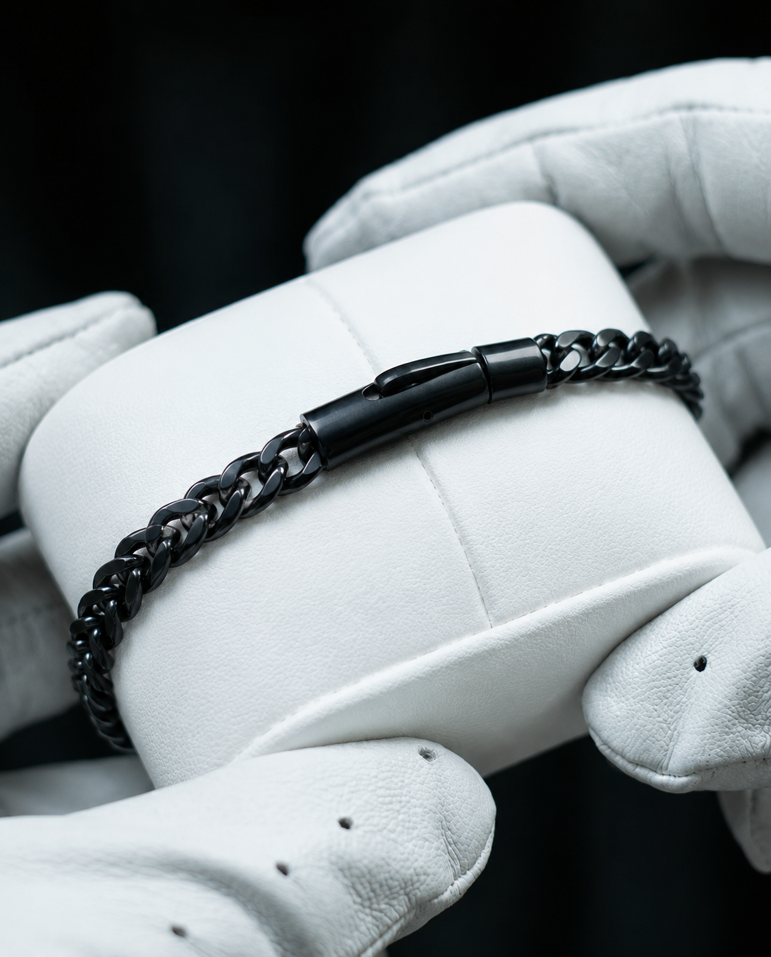 Loom & Looster- Onyx Black Premium Magnet Bracelet